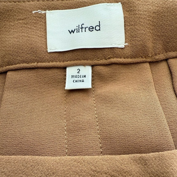 Aritzia Wilfred Pleated Skirt - Picture 4 of 7